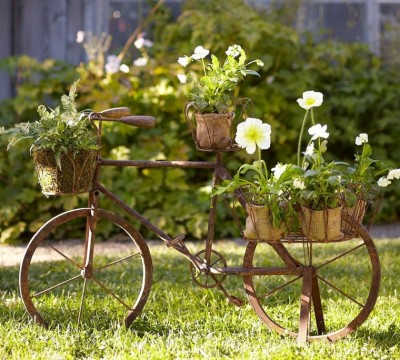 Bicycle plant stand #flowerpot #planter #gardens #gardenideas #gardeningtips #decorhomeideas