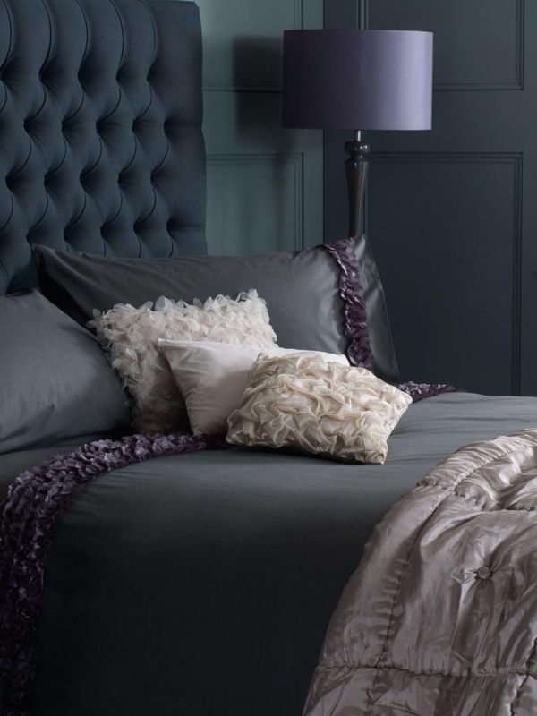 Tufted headboard in dark purple #headboard #bedroom #homedecor #decoratingideas #decorhomeideas