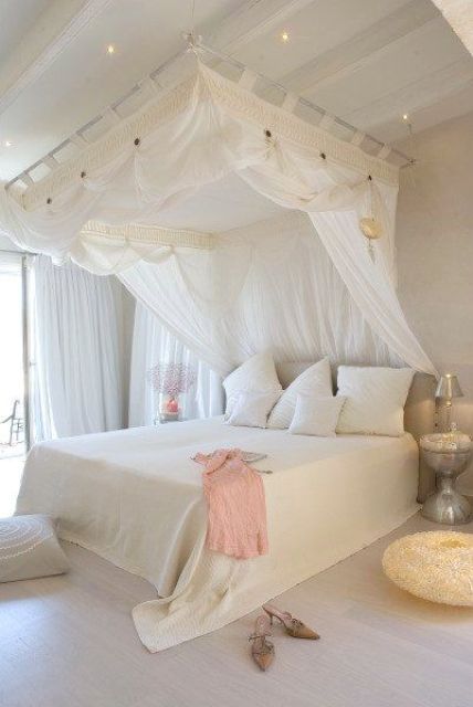 Canopy bed bedroom interior #homedecor #canopy #bedroom #decoratingideas #accent #decorhomeideas