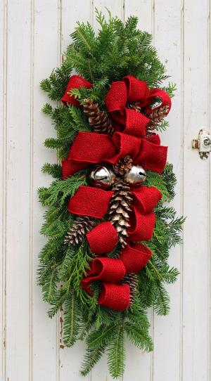 Alternative to wreaths