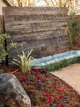 Pallet wall becomes a waterfall