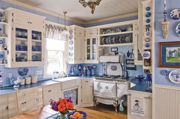 Walls and accessories in blue 