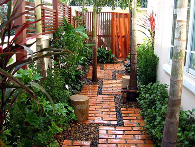 Modern pathway with bricks #garden #diy #gardenideas #pathway #alley #gardening #landscaping #outdoordesign #backyard #decorhomeideas