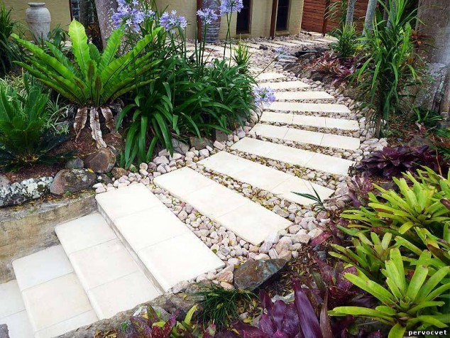 Modern white stepping stones pathway #garden #diy #gardenideas #pathway #alley #gardening #landscaping #outdoordesign #backyard #decorhomeideas