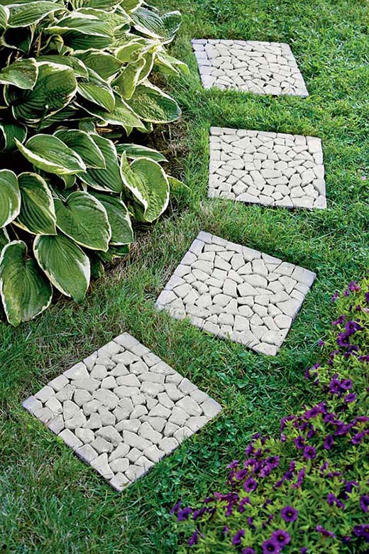 Tiled garden pathway #garden #diy #gardenideas #pathway #alley #gardening #landscaping #outdoordesign #backyard #decorhomeideas