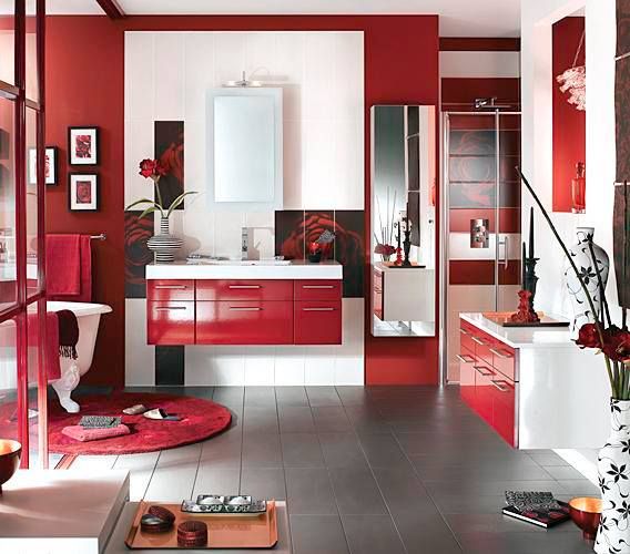 Modern red bathroom #redbathroom #bathroom #bathroomdesign #bathroomideas #bathroomreno #bathroomremodel #decorhomeideas