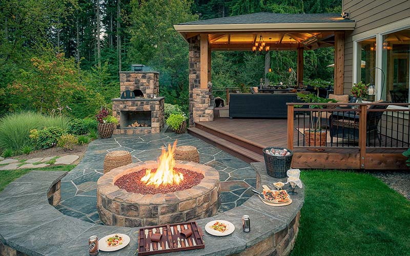 Fire pit in an outdoor patio #patio #homedecor #backyard #furniture #garden #decoratingideas #decorhomeideas 