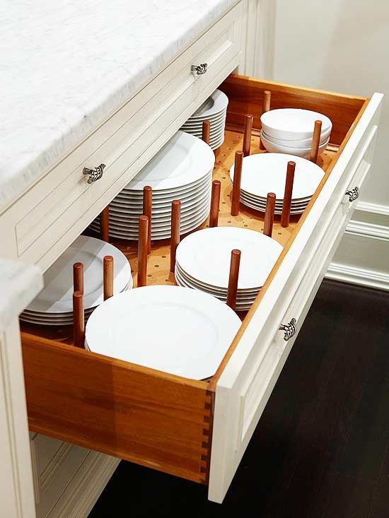 Dishes separation drawer storage idea. #kitchen #storage #organization #cupboards #cabinets #decoratingideas #decorhomeideas #drawer