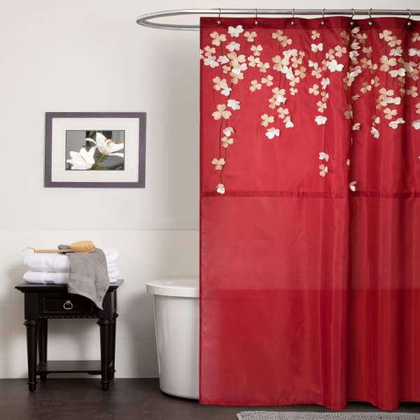 Red bathroom flower curtain #bathroom #red #decor #accessories #homedecor #decorhomeideas