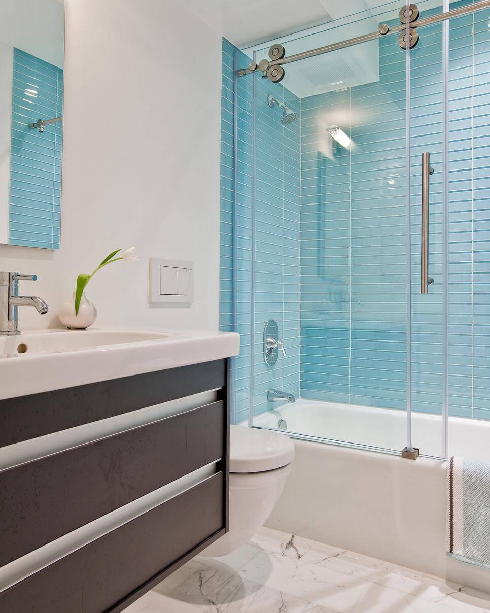 Small blue tiled bathroom #bathroom #bathroomdesign #bathroomideas #bathroomreno #bathroomremodel #decorhomeideas