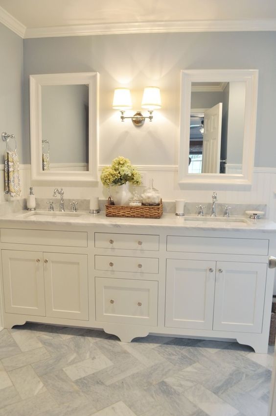 White bathroom design idea #bathroom #bathroomdesign #bathroomideas #bathroomreno #bathroomremodel #decorhomeideas