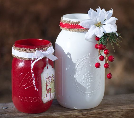 Amazing painted mason jars Christmas decor #xmas #x-mas #christmas #christmasdecor #christmasjars #jars #decoration #christmasdecorations #decoratingideas #festive #decorhomeideas