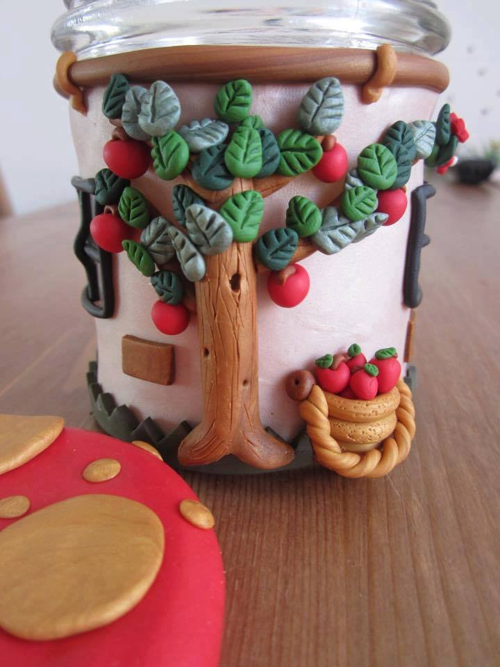 Apple tree decor jar idea #jars #recycledjars #decoratingideas #homedecor #decorating #diy #home #decorhomeideas