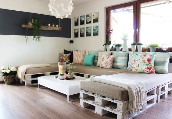 Beautiful pallet made sofa design #pallet #bedroom #pallets #diy #old #furniture #makeover #repurpose #wooden #wood #decoratingideas #decorhomeideas 