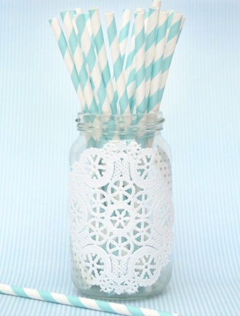 Beautiful paper doilies jar idea #jars #recycledjars #decoratingideas #homedecor #decorating #diy #home #paperdecor #decorhomeideas