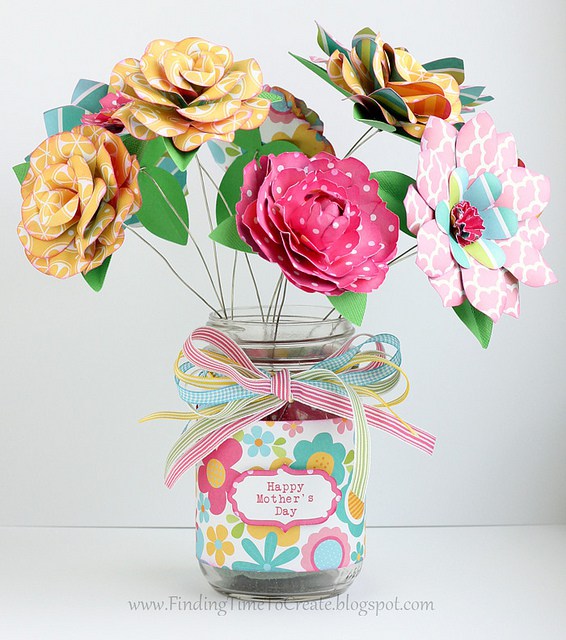 Beautiful paper wrapped jar vase idea #jars #recycledjars #decoratingideas #homedecor #decorating #diy #home #paperdecor #decorhomeideas