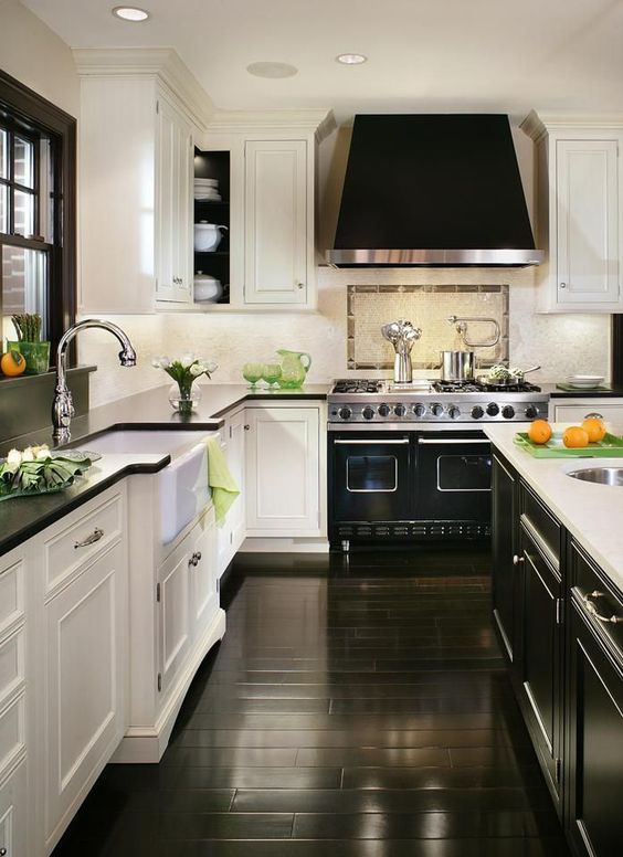 Black wooden floor kitchen idea #kitchen #kitchendesign #floor #wooden #decoratingideas #homedecor #interiordecorating #decorhomeideas 