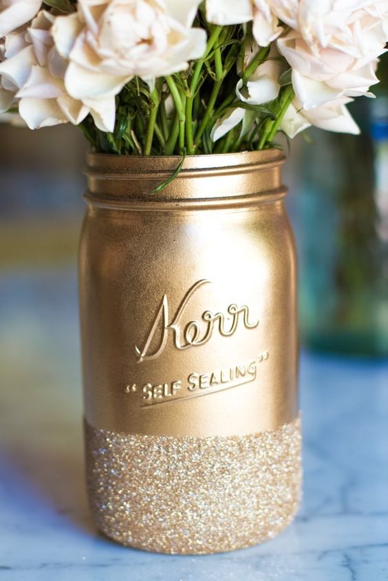 Gold glitter decor jar idea #jars #recycledjars #decoratingideas #homedecor #decorating #diy #home #decorhomeideas