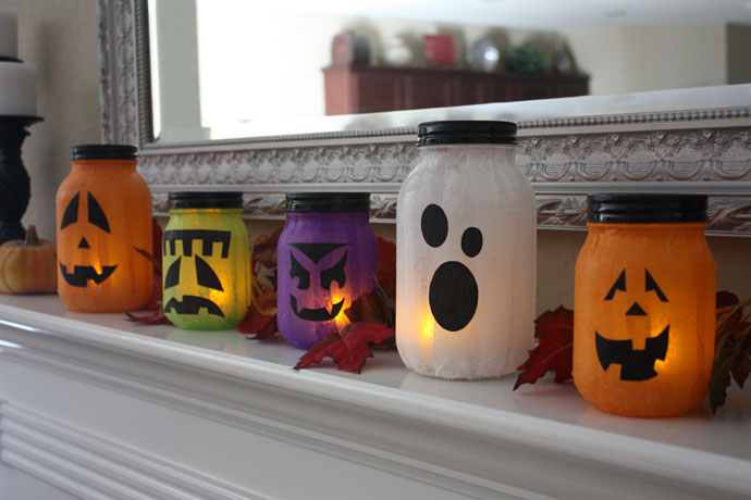 Halloween tissue paper jars idea #jars #recycledjars #decoratingideas #homedecor #decorating #diy #home #paperdecor #decorhomeideas