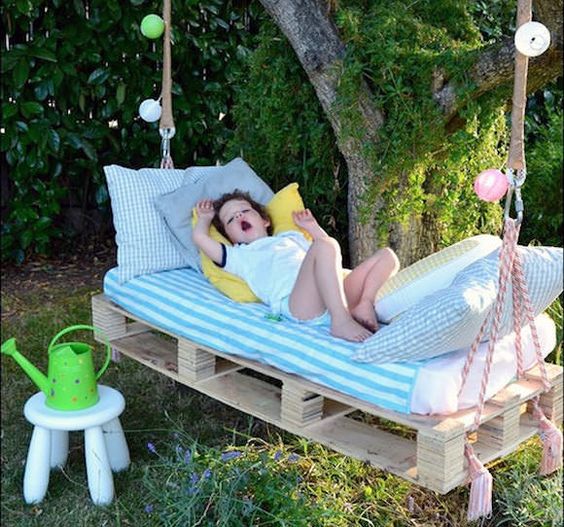 Lovely kids swing bed pallet idea #pallet #diy #pallets #furniture #makeover #repurpose #wooden #wood #decoratingideas #decorhomeideas 