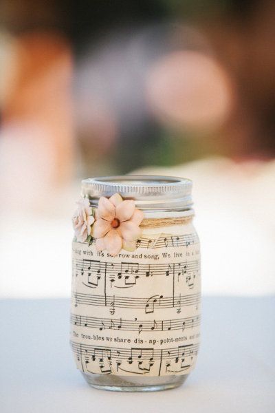 Musical mason jar decor idea #jars #recycledjars #decoratingideas #homedecor #decorating #diy #home #decorhomeideas