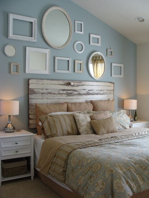 Old door headboard idea #headboard #bedroom #homedecor #decoratingideas #decorhomeideas