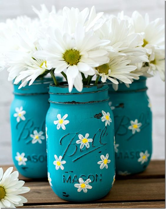 Painted mason daisy jar idea #jars #recycledjars #decoratingideas #homedecor #decorating #diy #home #decorhomeideas