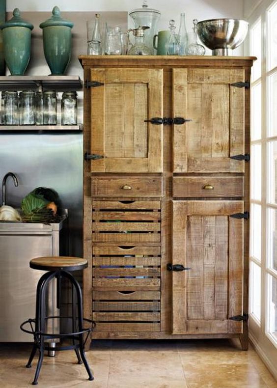 Pallet made cabinet kitchen idea #pallet #diy #pallets #furniture #makeover #repurpose #wooden #wood #decoratingideas #decorhomeideas 