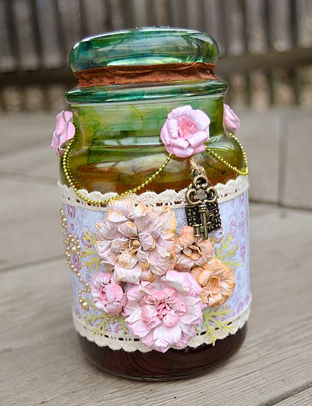 Pearl flower lace jar decor idea #jars #recycledjars #decoratingideas #homedecor #decorating #diy #home #decorhomeideas