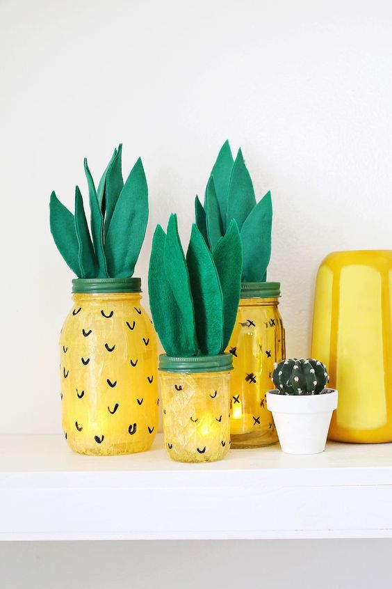 Pineapple decor jar idea #jars #recycledjars #decoratingideas #homedecor #decorating #diy #home #decorhomeideas