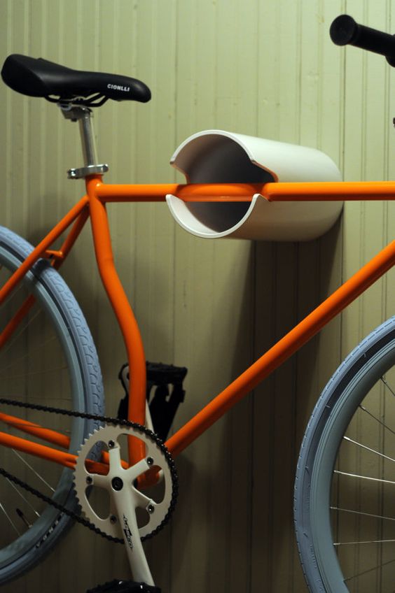 PVC pipe wall bike hanger idea #diy #pvcpipes #homedecor #decoratingideas #pvc #decorhomeideas