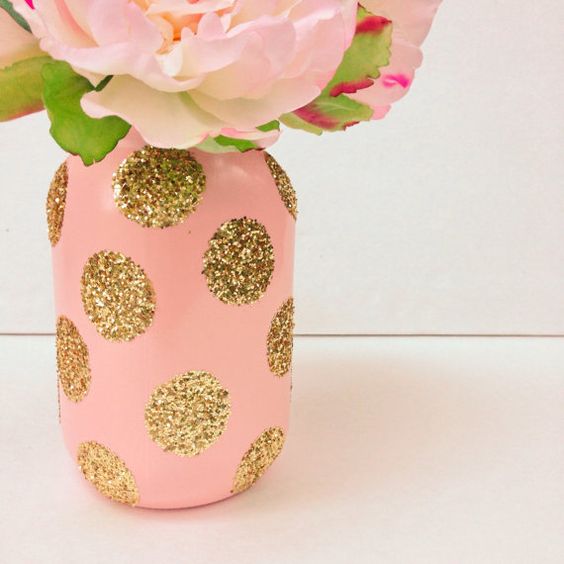 Soft pink mason jar idea #jars #recycledjars #decoratingideas #homedecor #decorating #diy #home #decorhomeideas
