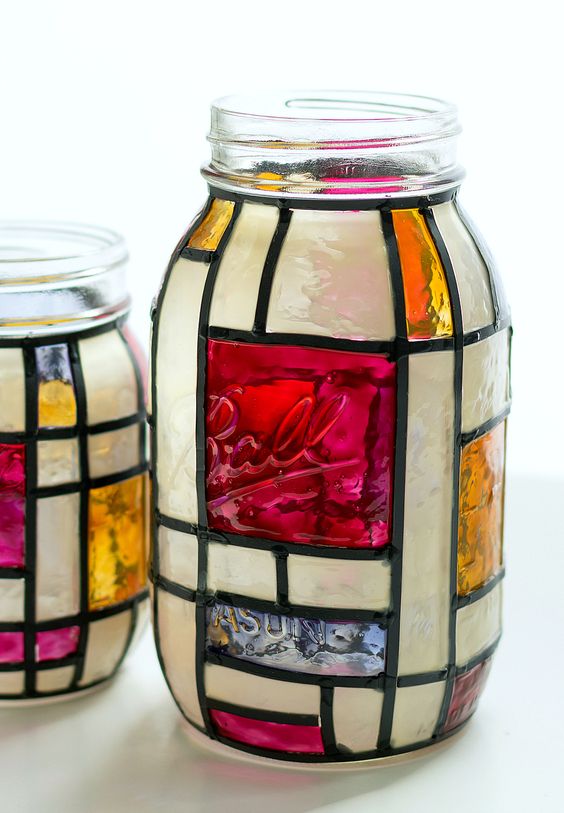 Stained glass mason jar #jars #recycledjars #decoratingideas #homedecor #decorating #diy #home #decorhomeideas