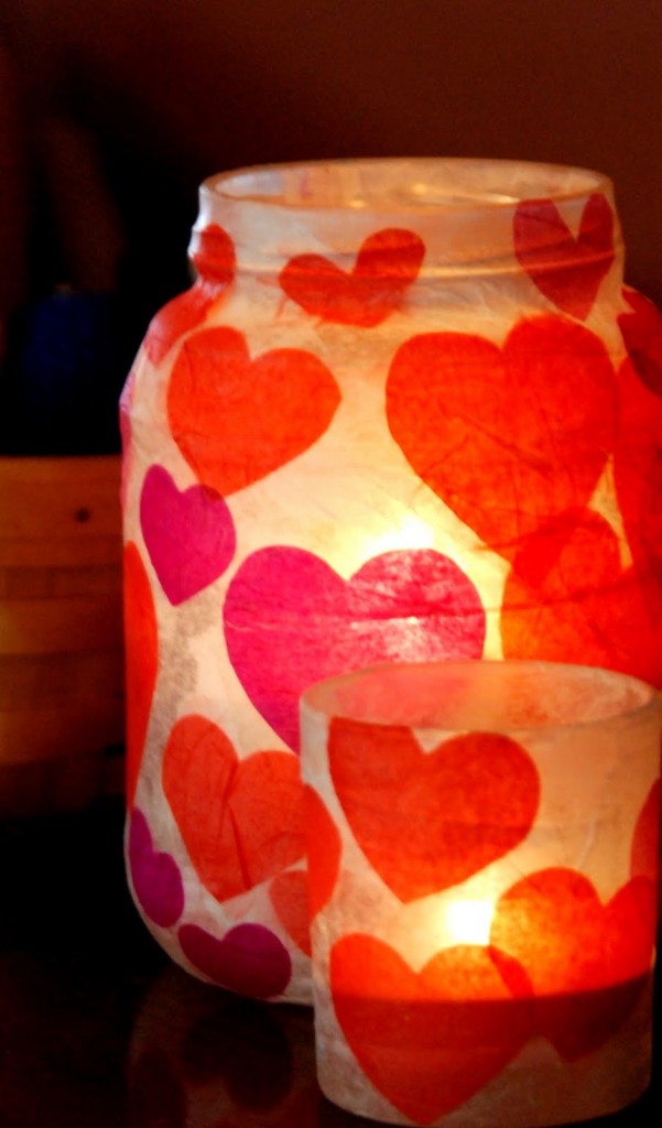 Tissue paper heart mason jar #jars #masonjars #recycledjars #decoratingideas #homedecor #decorating #diy #home #paperdecor #decorhomeideas