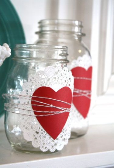 Valentines day paper doilies jar idea #jars #masonjars #recycledjars #decoratingideas #homedecor #decorating #diy #home #paperdecor #decorhomeideas