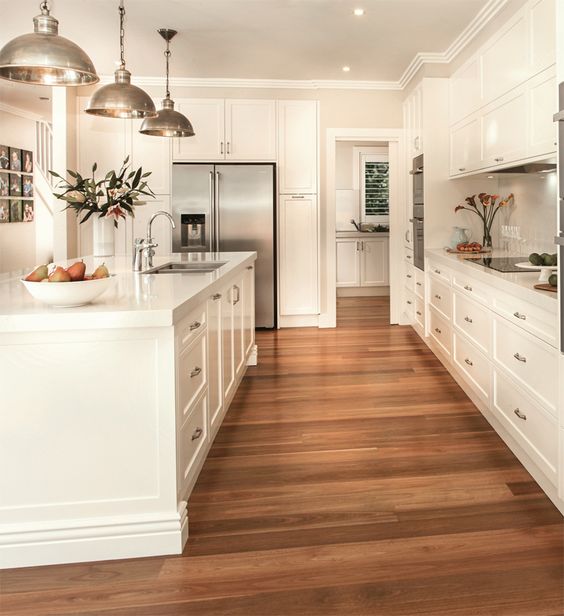 Wood floor white kitchen idea #kitchen #kitchendesign #floor #wooden #decoratingideas #homedecor #interiordecorating #decorhomeideas 