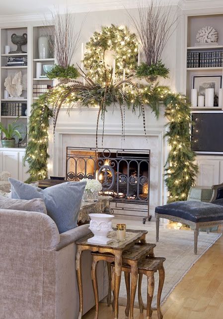 Amazing Christmas mantel decoration #xmas #x-mas #christmas #mantel #homedecor #decoratingideas #festive #decorhomeideas