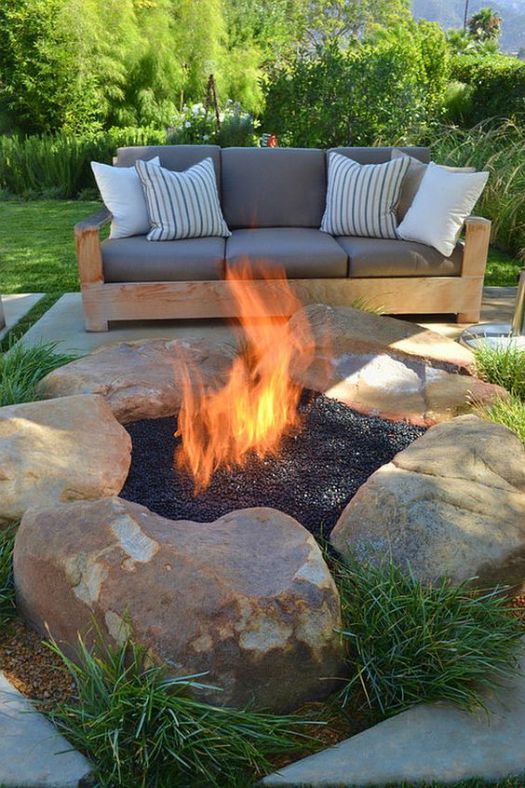 Awesome contemporary patio with natural diy fire pit idea #firepit #exterior #patio #decoratingideas #cozy #decor #garden #backyard #fire #design #decorhomeideas