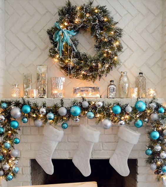 Blue elegant Christmas mantel decoration #xmas #x-mas #christmas #mantel #homedecor #decoratingideas #festive #decorhomeideas