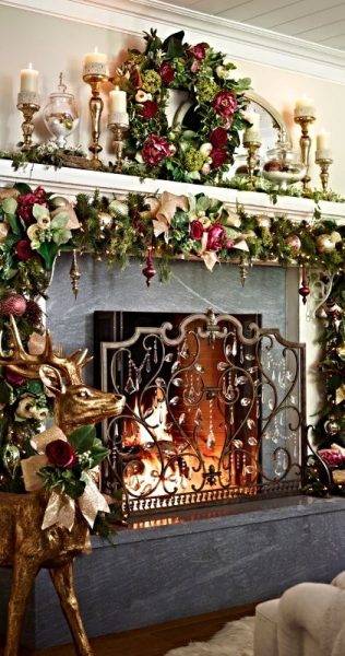 15 Ways To Add Christmas Cheer To Your Mantel!