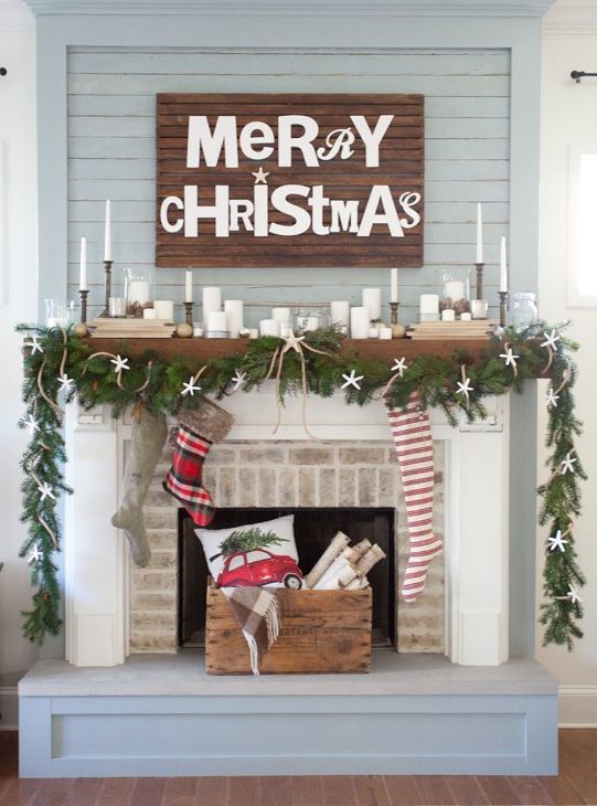 Merry Christmas mantel decoration idea #xmas #x-mas #christmas #mantel #homedecor #decoratingideas #festive #decorhomeideas