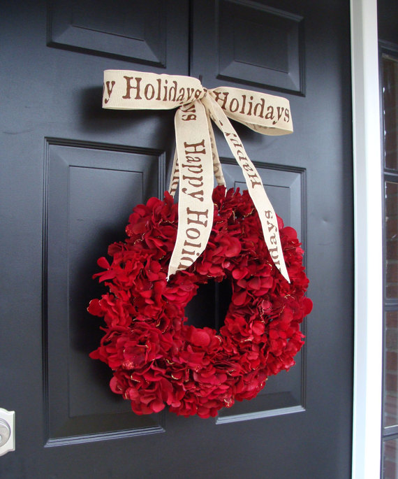 cranberry red Christmas wreath decoration idea #diy #xmas #x-mas #christmas #wreath #christmasdecor #decoration #decoratingideas #festive #decorhomeideas