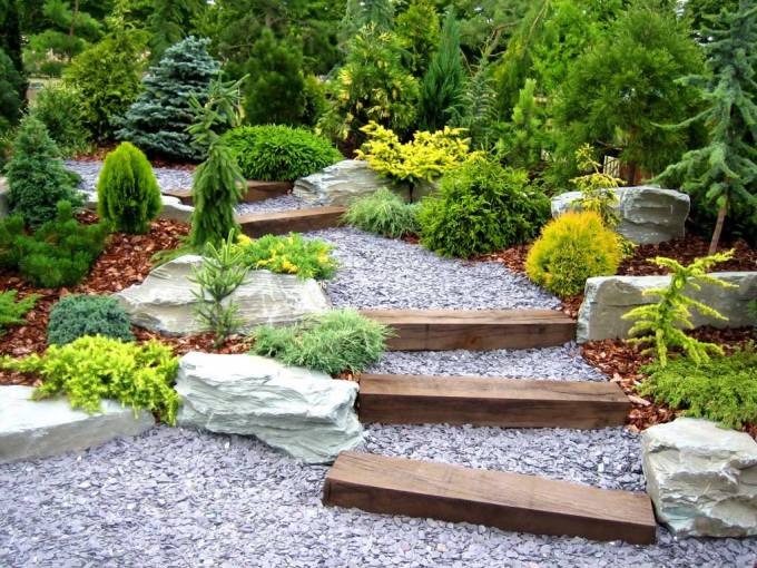 Stone decoration garden pathway #gardenideas #gardeningtips #landscaping #decorhomeideas #pathway