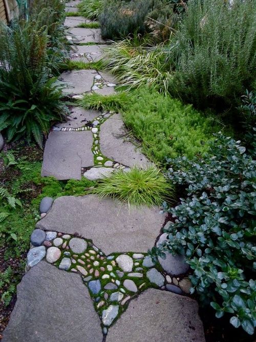 Stone mosaic garden path idea #gardenideas #gardeningtips #landscaping #decorhomeideas #pathway