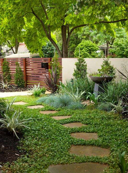 Stone path garden decoration idea #gardenideas #gardeningtips #landscaping #decorhomeideas #pathway