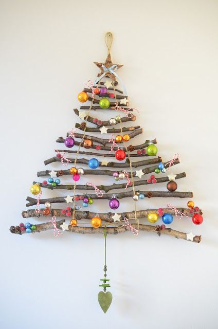 Twig christmas tree decoration idea #xmas #x-mas #christmas #christmasdecor #decoration #decoratingideas #festive #decorhomeideas