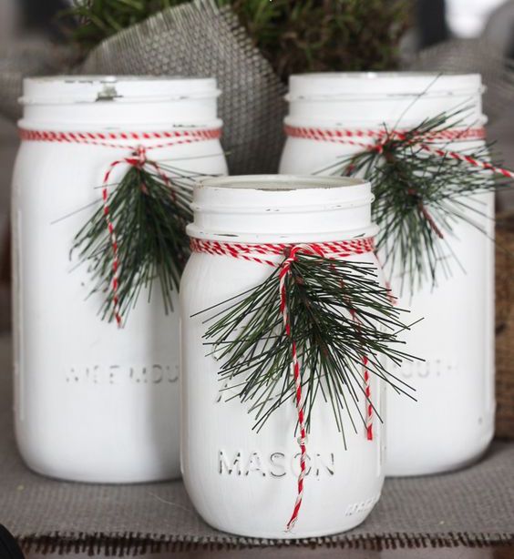 White mason jars christmas decoration idea #xmas #x-mas #christmas #christmasdecor #decoration #decoratingideas #festive #decorhomeideas