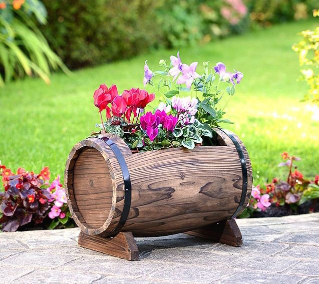 Flower Planter from old wine barrel #winebarrel #repurposed #diy #barrel #decoratingideas #homedecor #decorhomeideas