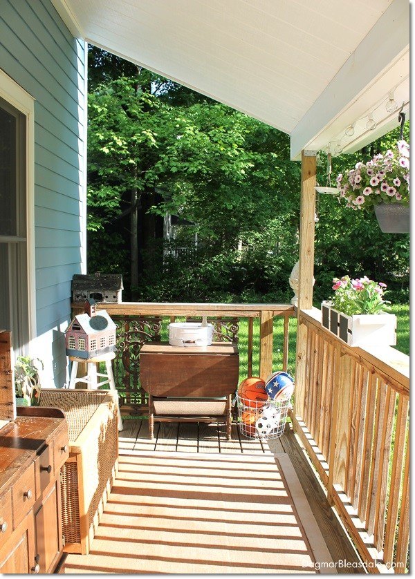 DIY porch curtains with shower liners outdoor view #diy #diyproject #porch #homedecor #decoratingideas #decorhomeideas #curtain #decor