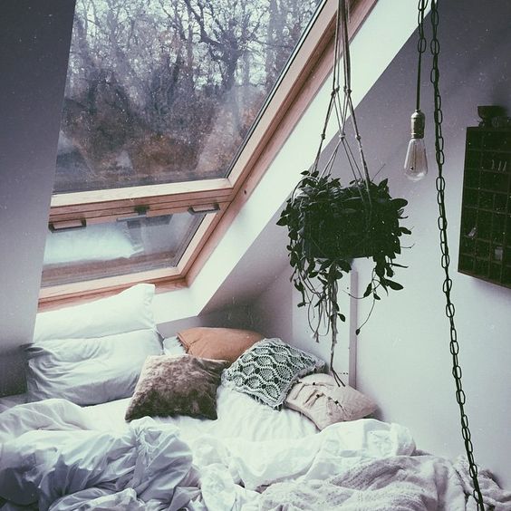 33 Lovely Reading Nooks for Ultimate Relax and Tranquility 5 Reading nook where you can relax all day #readingnook #nook #readingcorner #decoratingideas #homedecor #cozynook #decorhomeideas